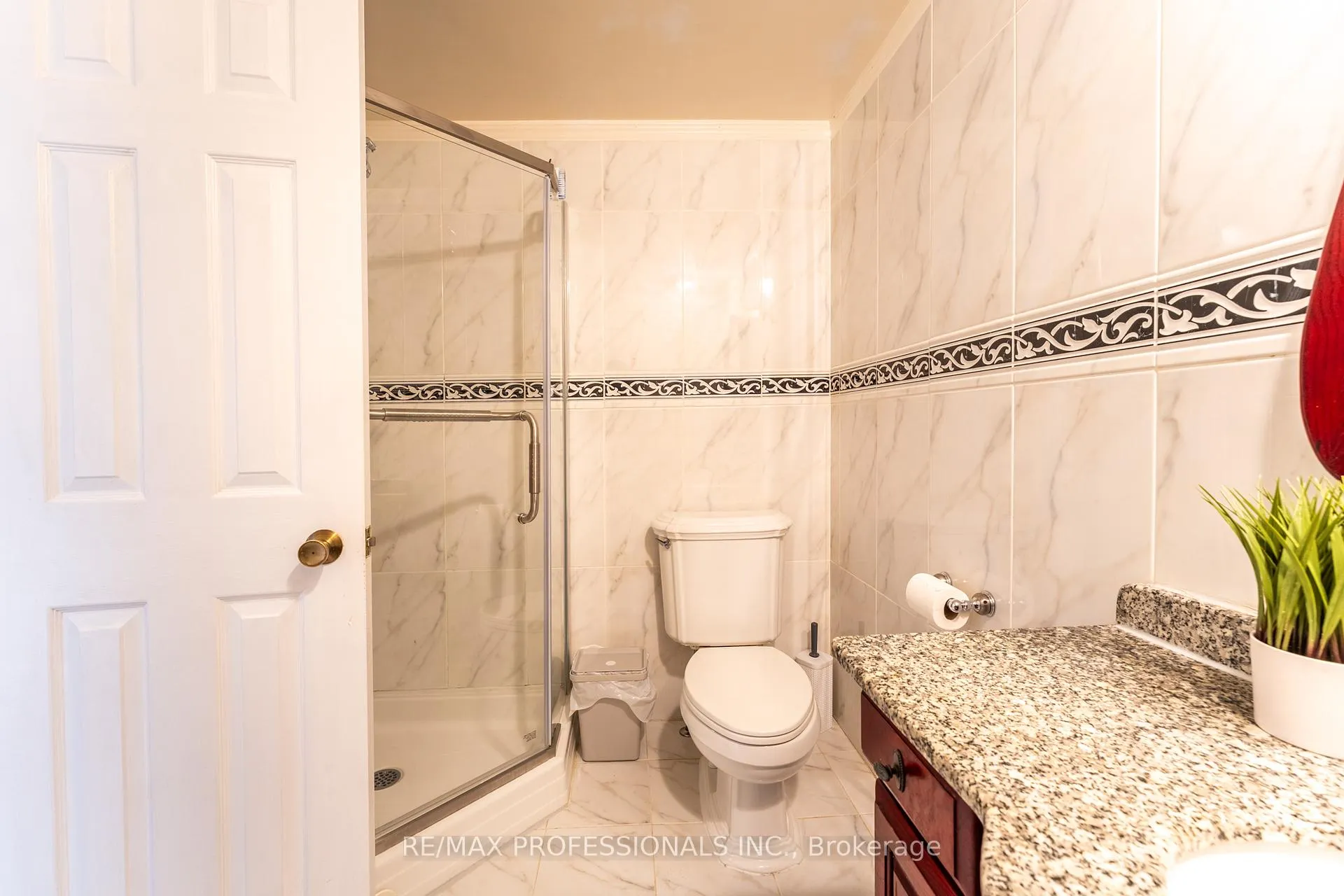 Photo 36 of 52 Lavron Court, Markham, Middlefield — HOMEH