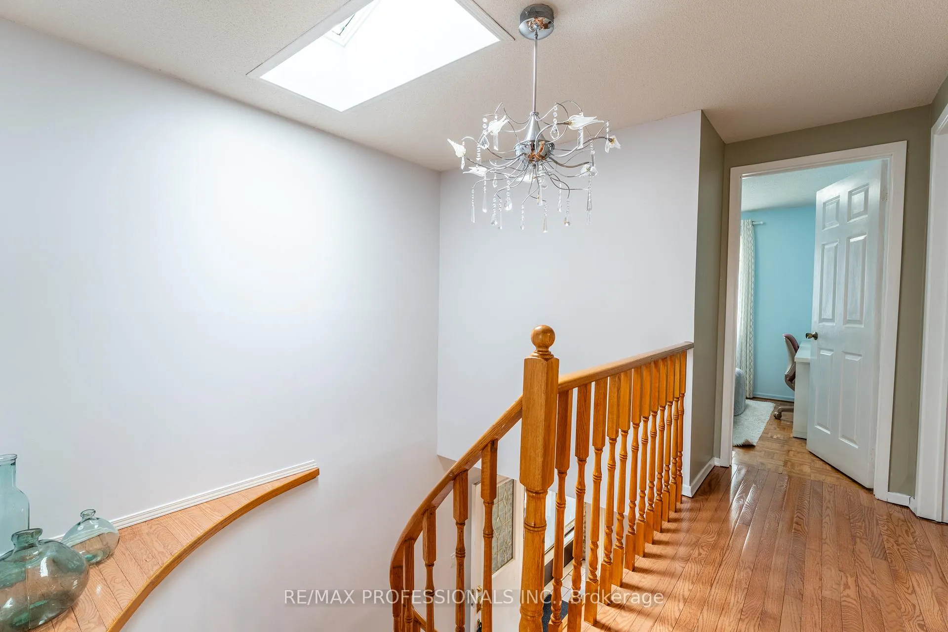 Photo 37 of 52 Lavron Court, Markham, Middlefield — HOMEH