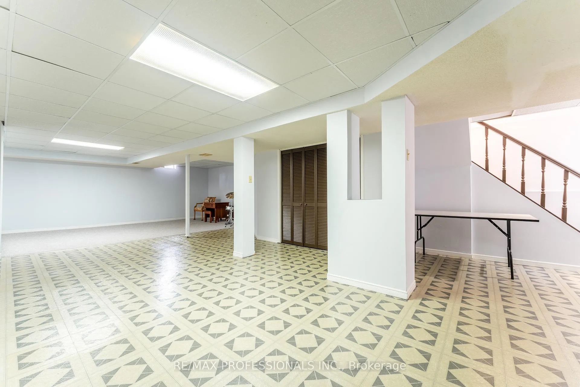 Photo 39 of 52 Lavron Court, Markham, Middlefield — HOMEH
