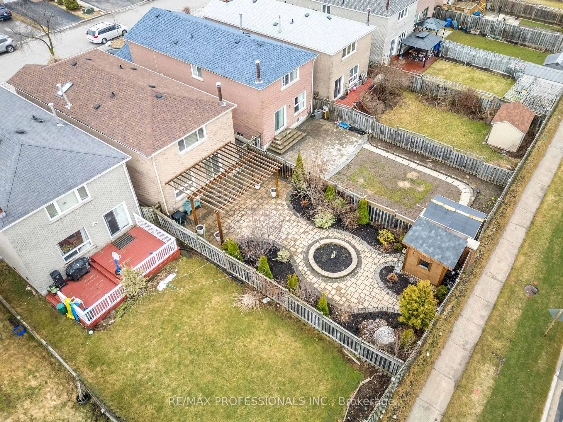 Photo 41 of 52 Lavron Court, Markham, Middlefield — HOMEH
