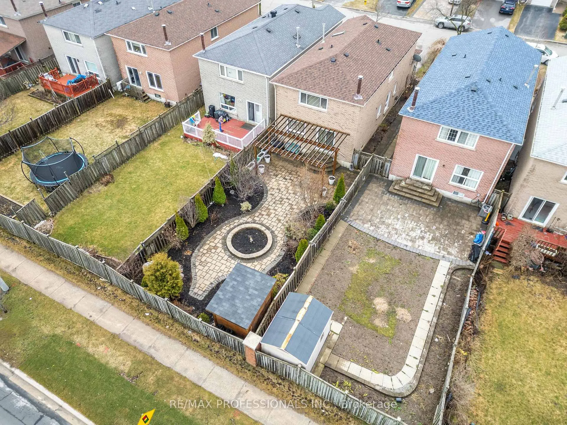 Photo 45 of 52 Lavron Court, Markham, Middlefield — HOMEH
