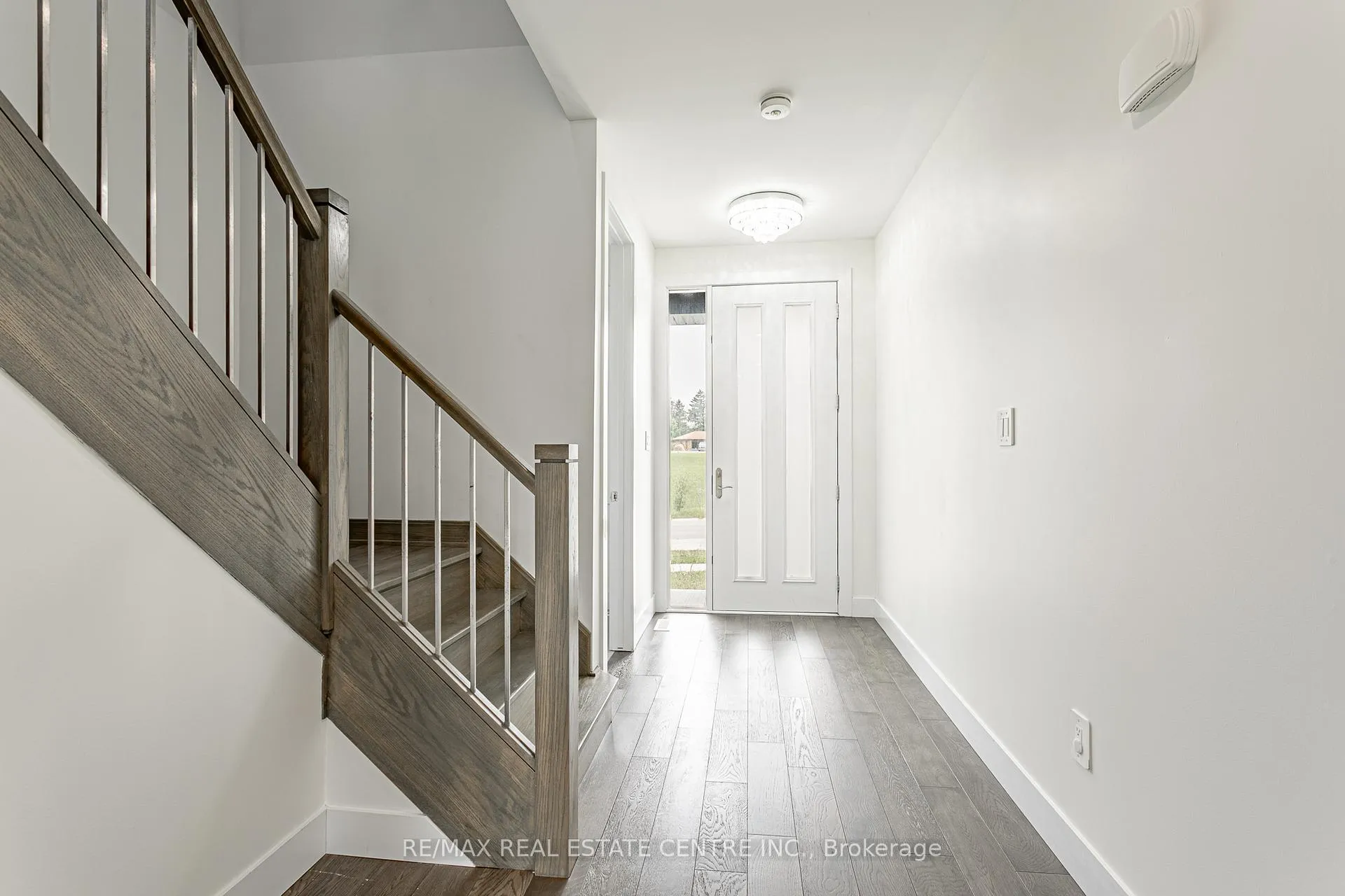 Photo 5 of 2282 Wickerson Road, London, South K — HOMEH