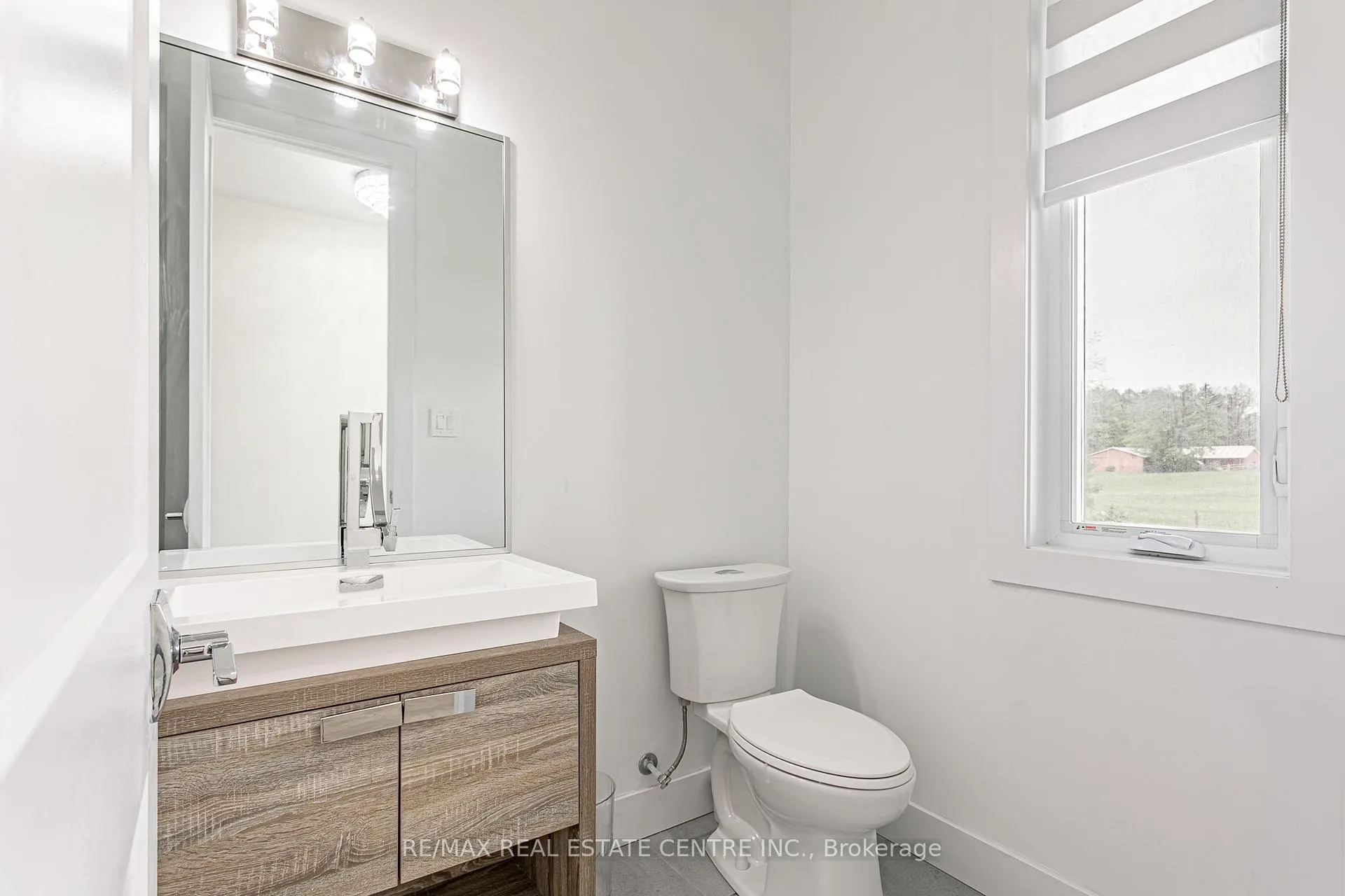 Photo 8 of 2282 Wickerson Road, London, South K — HOMEH