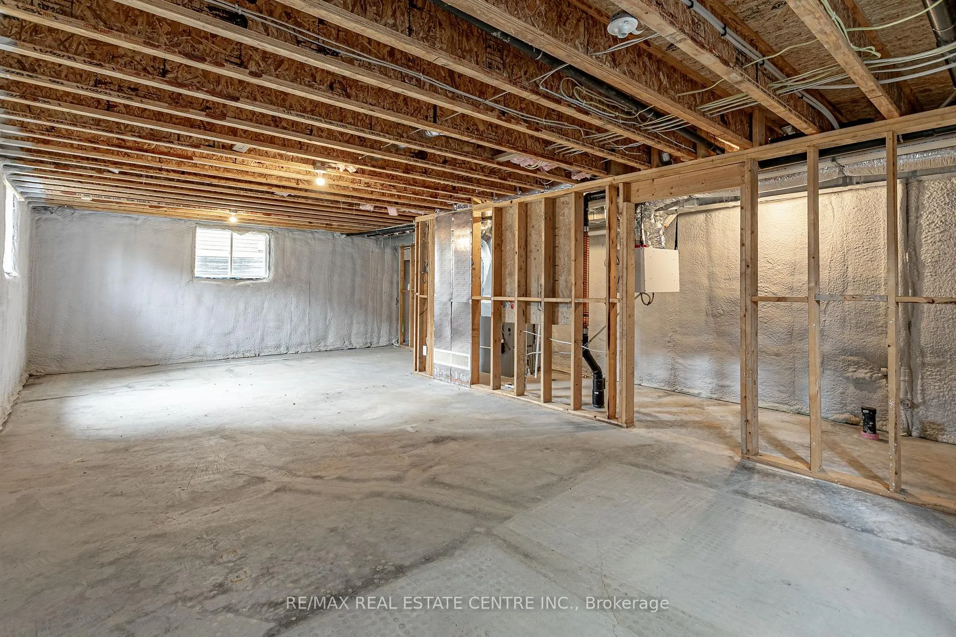 Photo 36 of 2282 Wickerson Road, London, South K — HOMEH