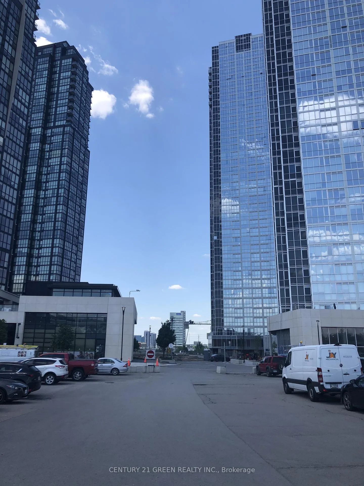 Photo 1 of Unit 601, 2916 Highway 7 Road, Vaughan, Concord — HOMEH
