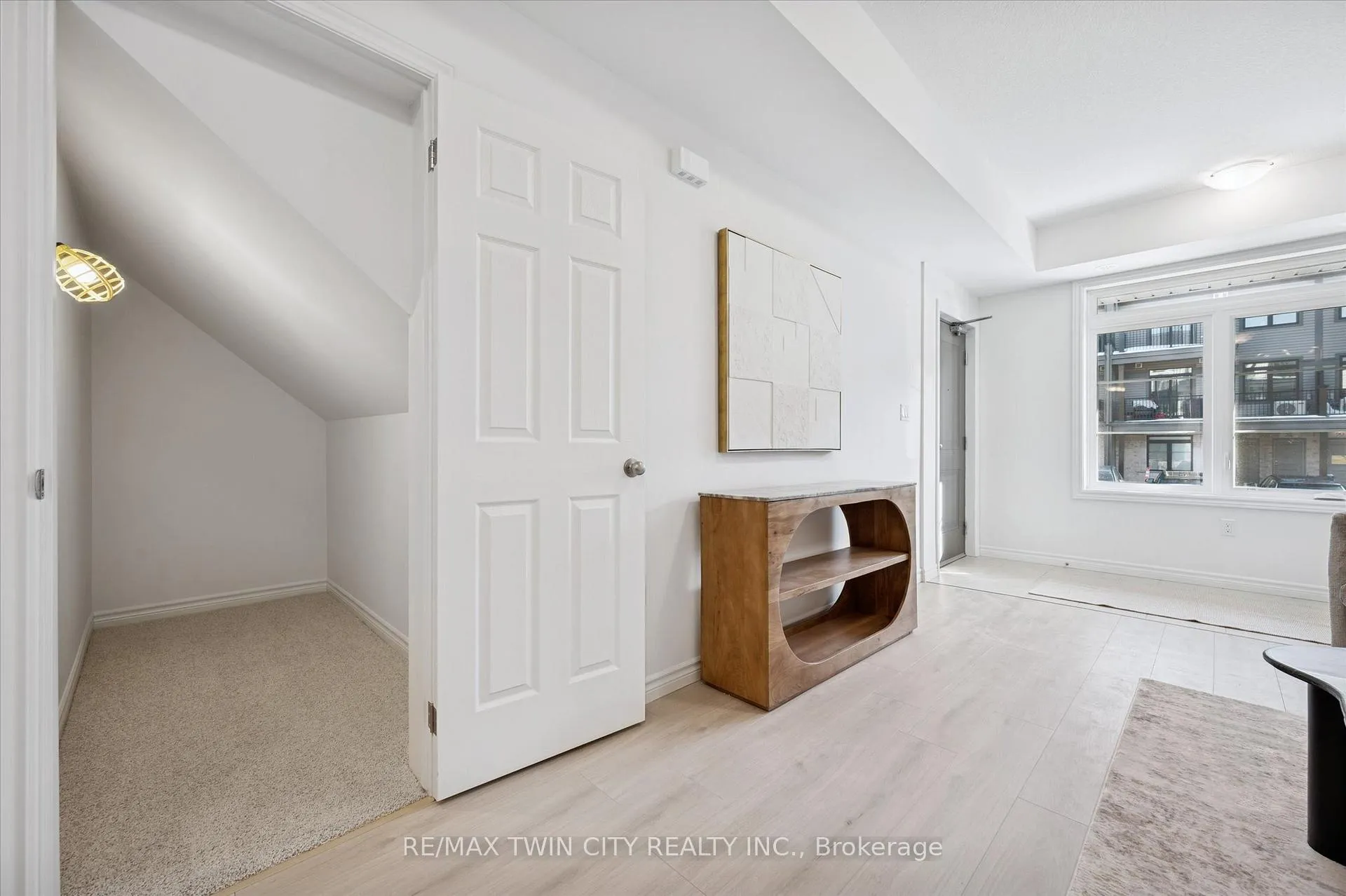 Photo 8 of 51 Lomond Lane, Kitchener — HOMEH