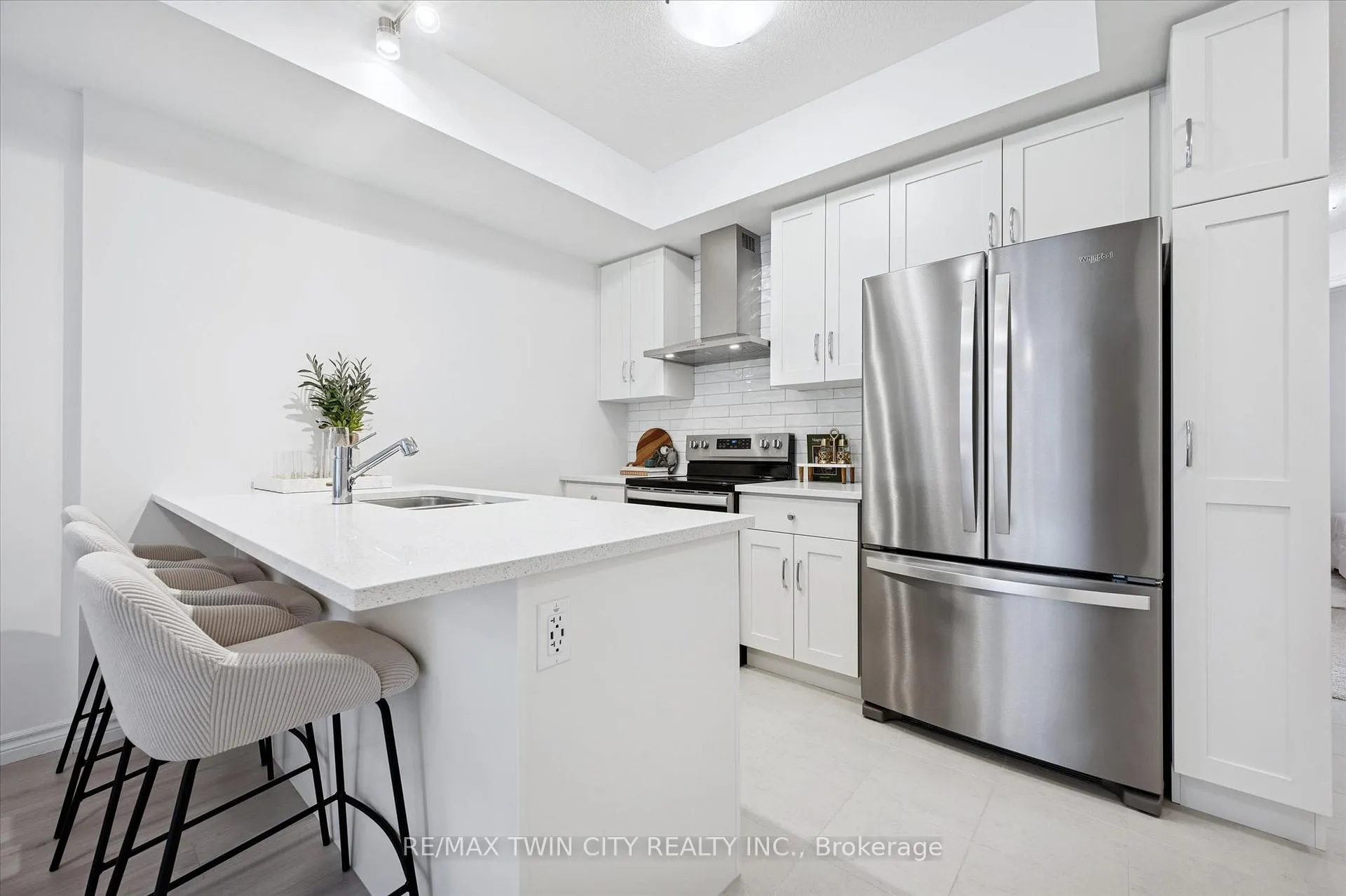 Photo 10 of 51 Lomond Lane, Kitchener — HOMEH