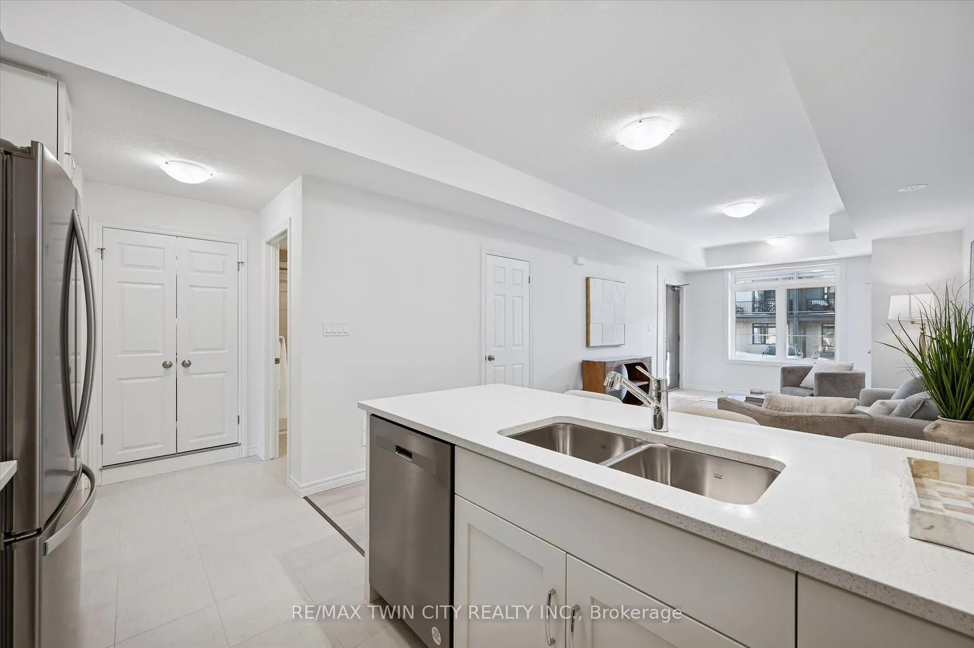 Photo 14 of 51 Lomond Lane, Kitchener — HOMEH