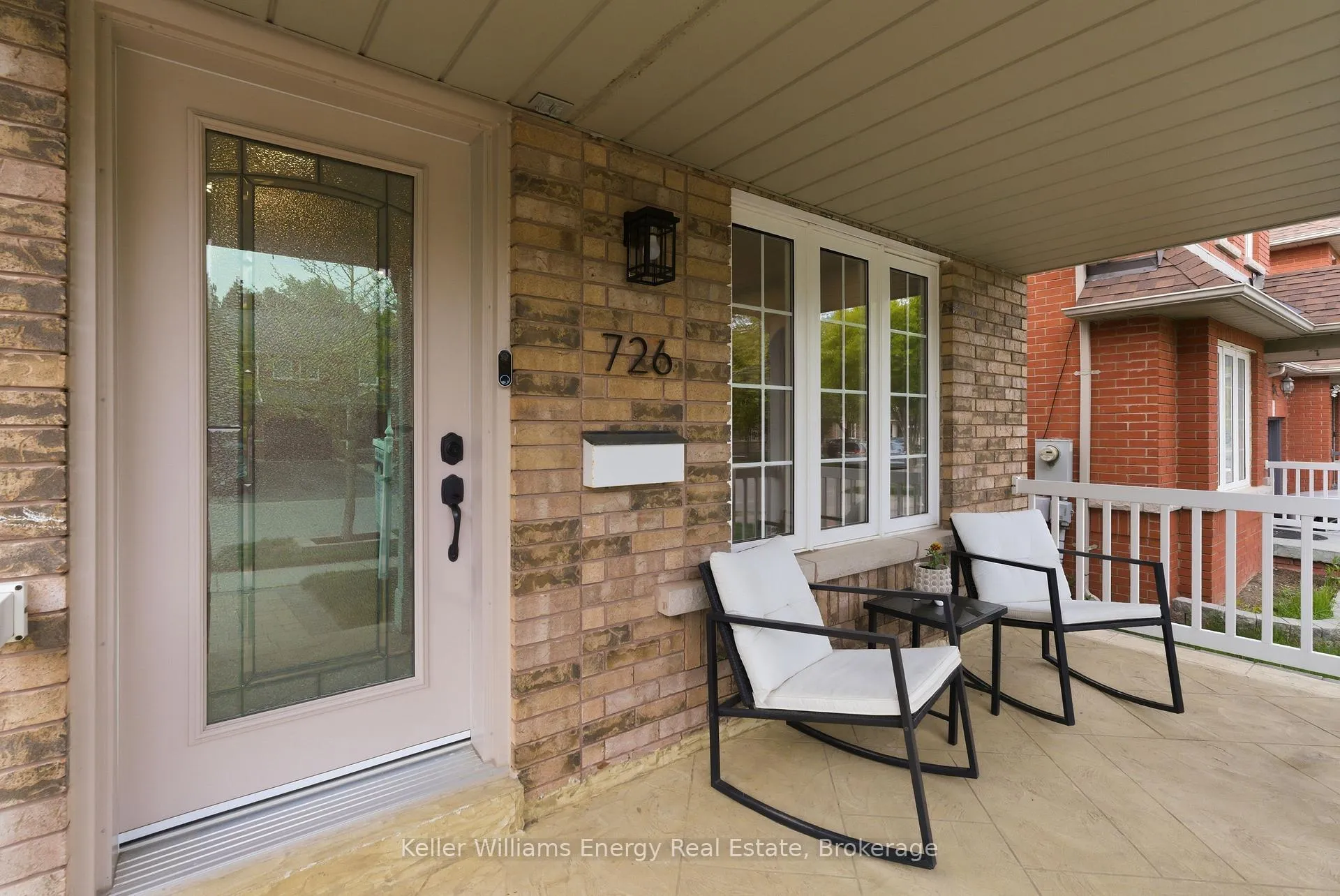 Photo 2 of 726 Craighurst Court, Pickering, Amberlea — HOMEH
