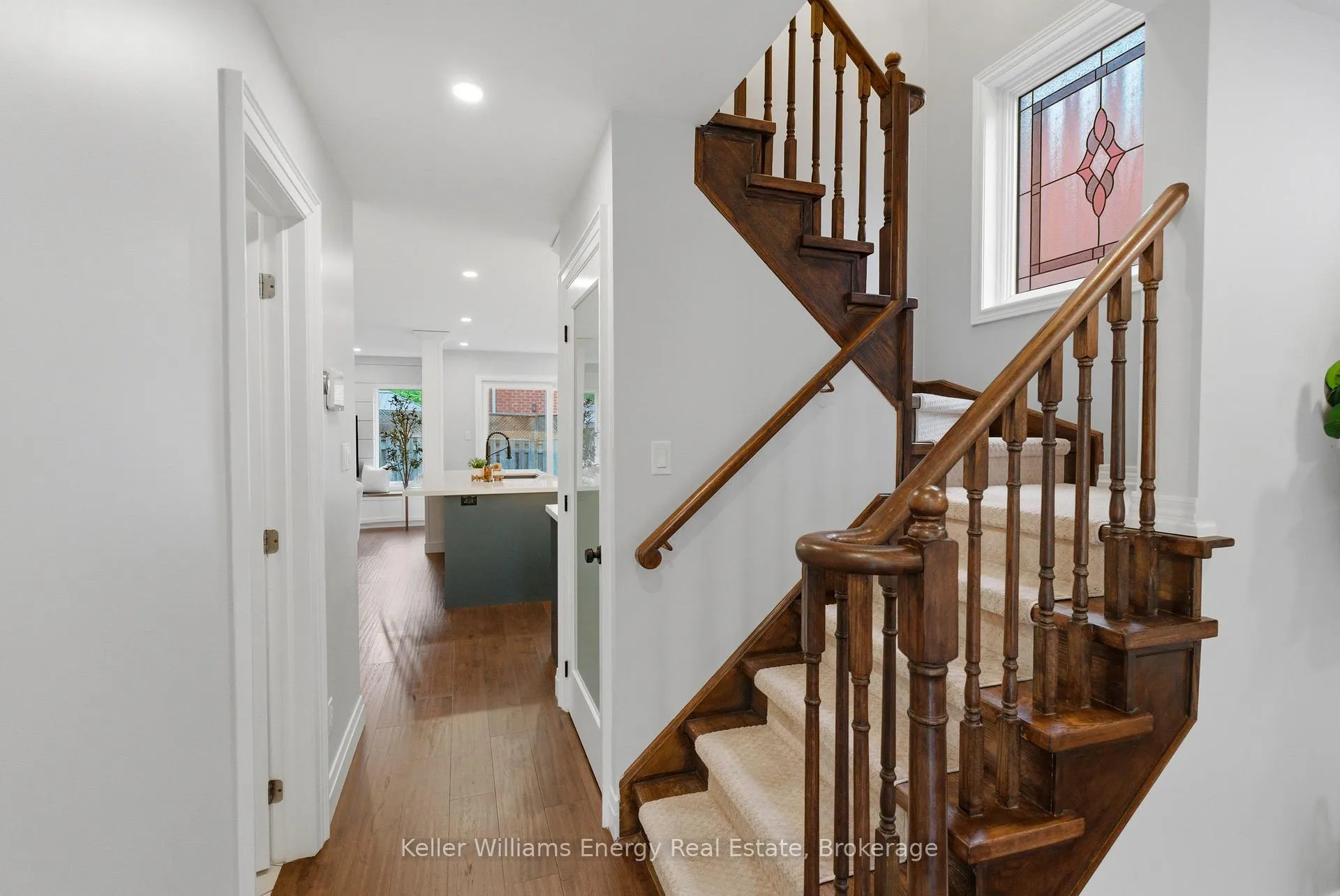 Photo 6 of 726 Craighurst Court, Pickering, Amberlea — HOMEH