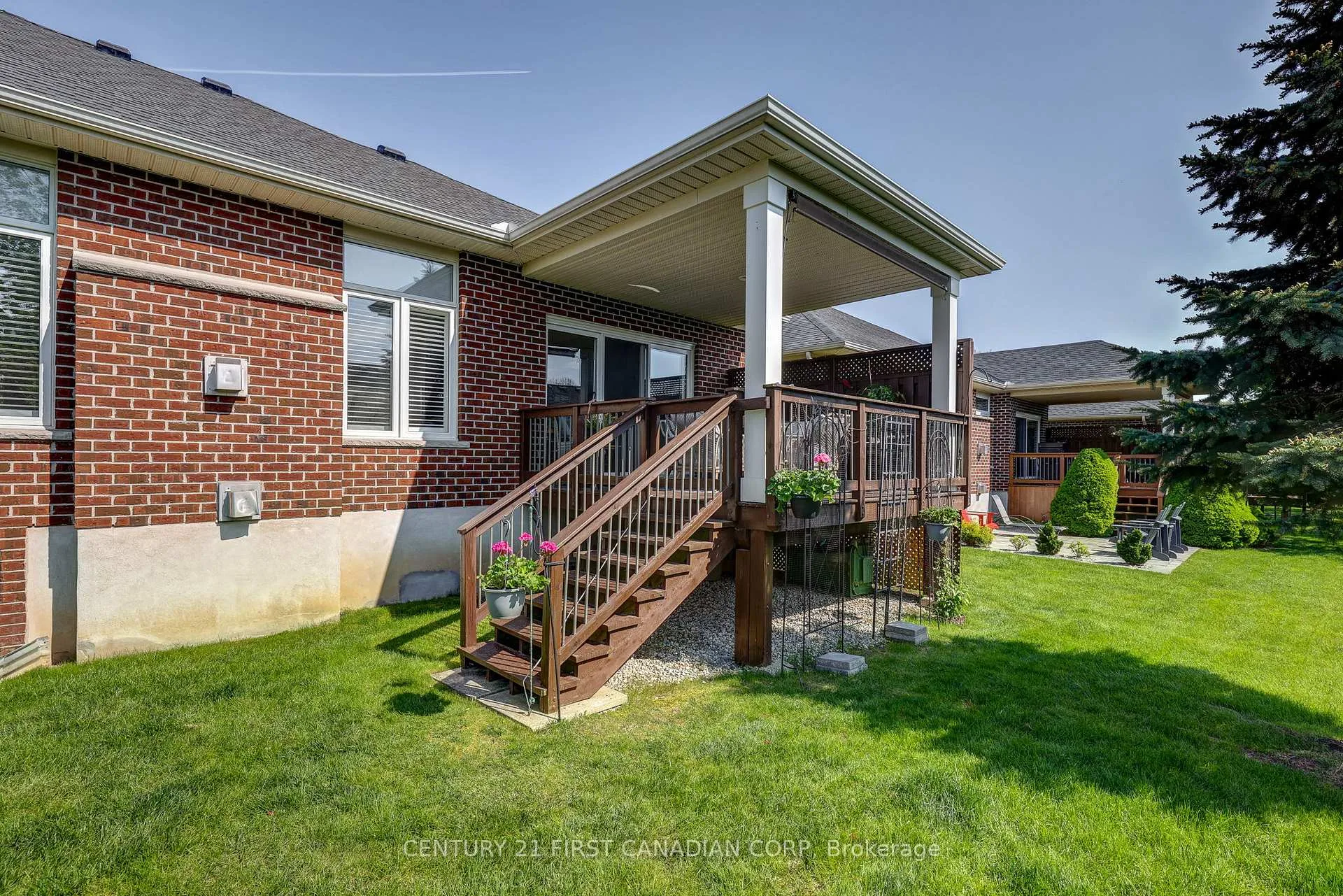 Photo 6 of Unit 11, 101 Southgate Parkway, St. Thomas — HOMEH