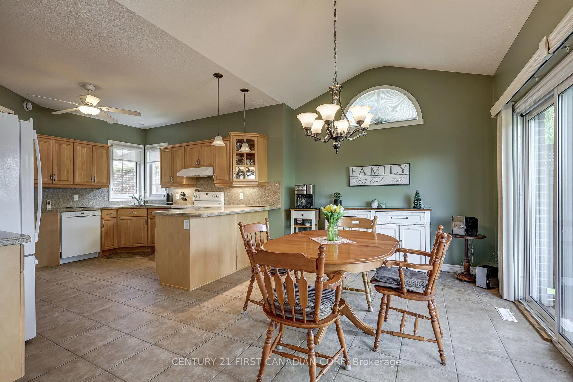 Photo 19 of Unit 11, 101 Southgate Parkway, St. Thomas — HOMEH