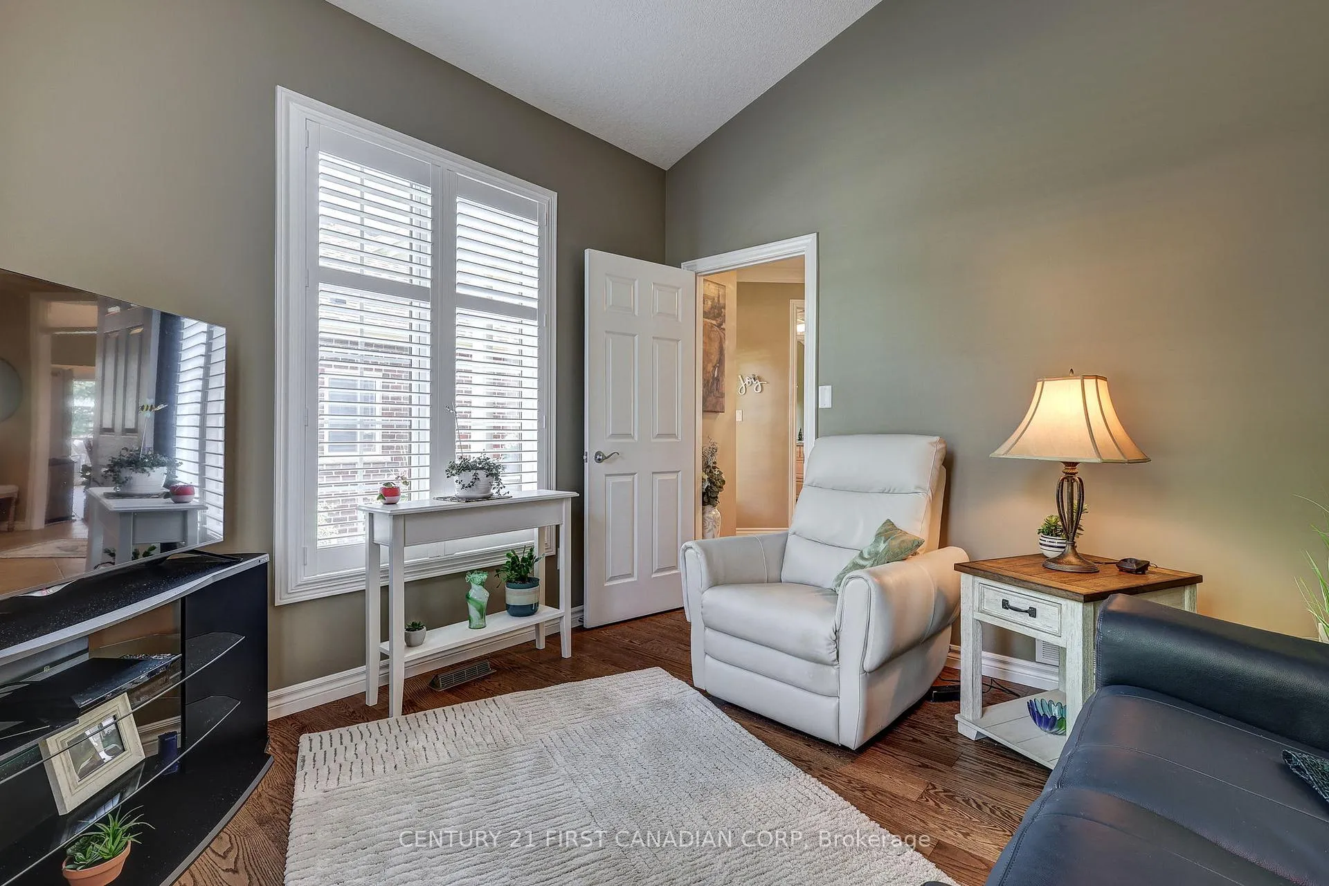 Photo 26 of Unit 11, 101 Southgate Parkway, St. Thomas — HOMEH