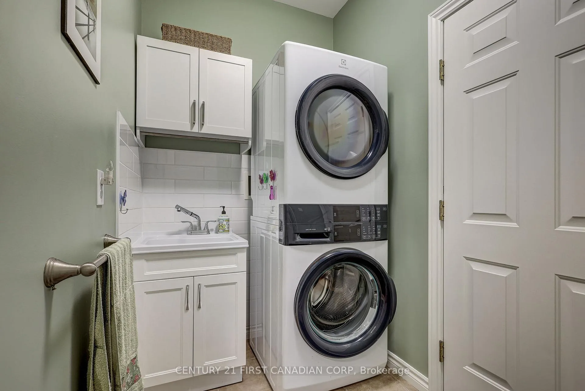 Photo 28 of Unit 11, 101 Southgate Parkway, St. Thomas — HOMEH
