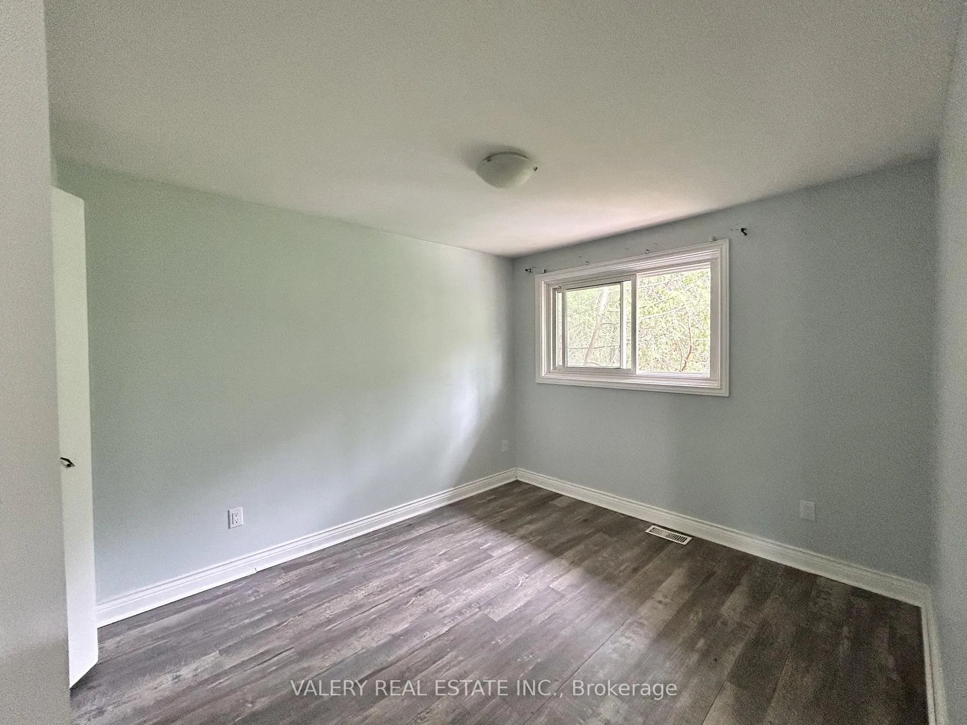 Photo 9 of Unit A, 63 Paperbirch Crescent, London, North K — HOMEH