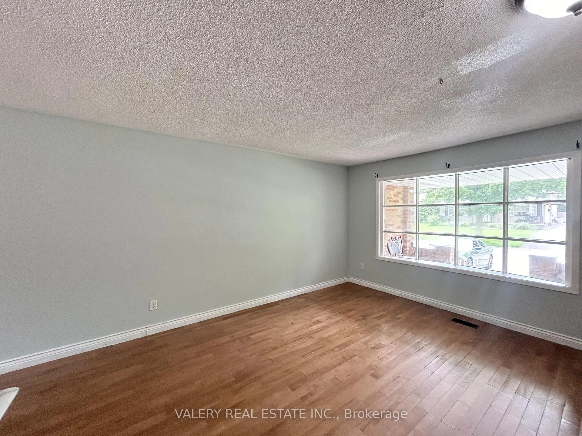 Photo 18 of Unit A, 63 Paperbirch Crescent, London, North K — HOMEH