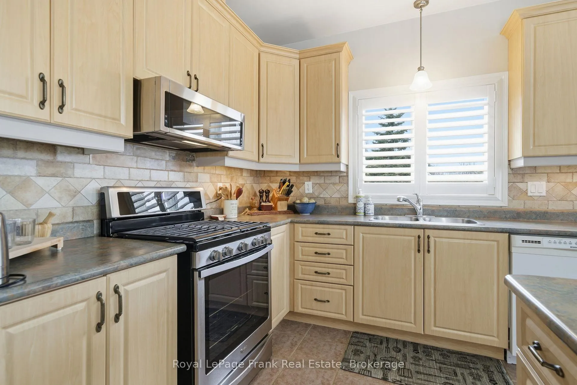 Photo 14 of 197 McGill Drive, Kawartha Lakes, Janetville — HOMEH
