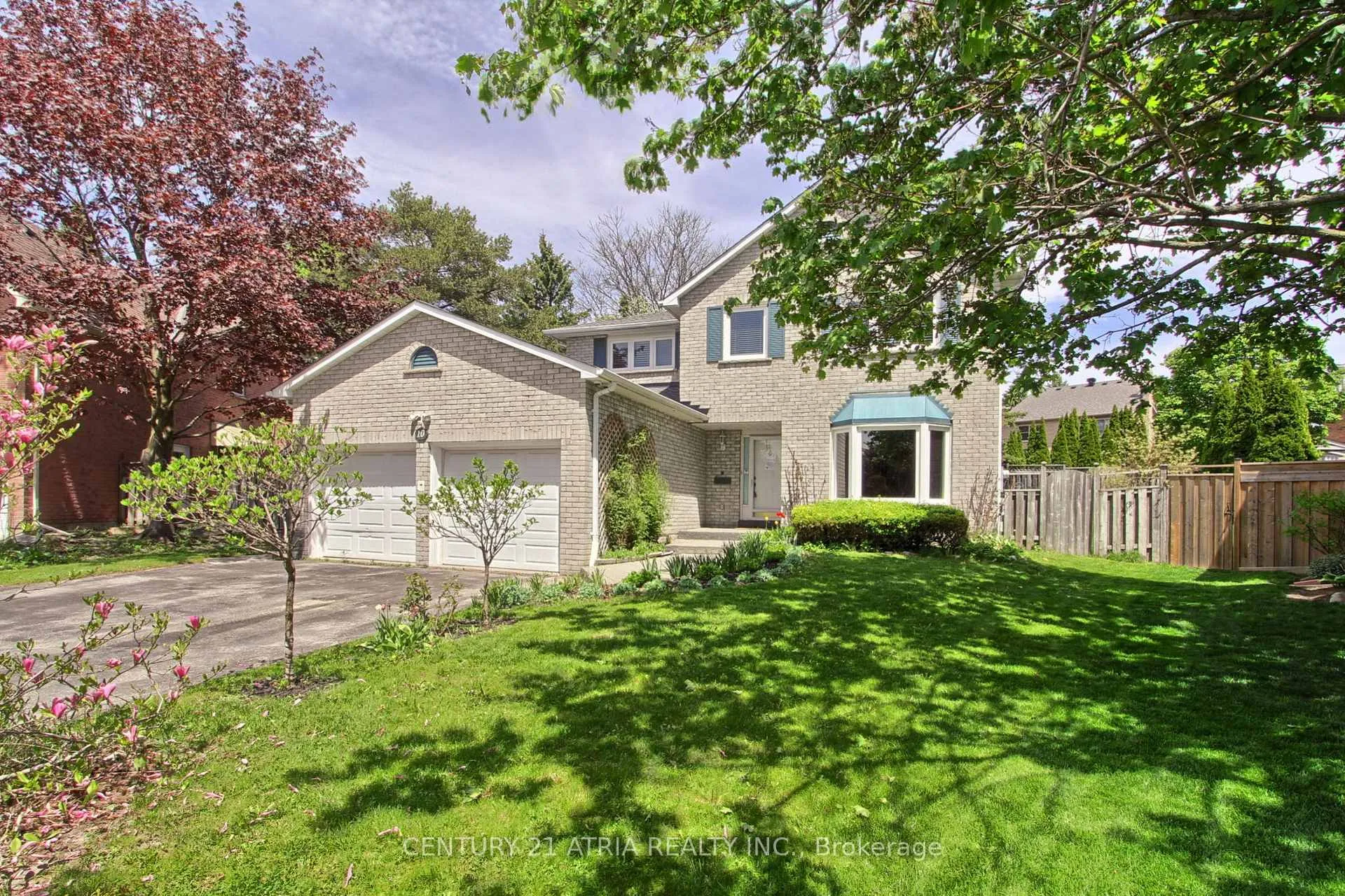 Front of 10 Laurwood Court