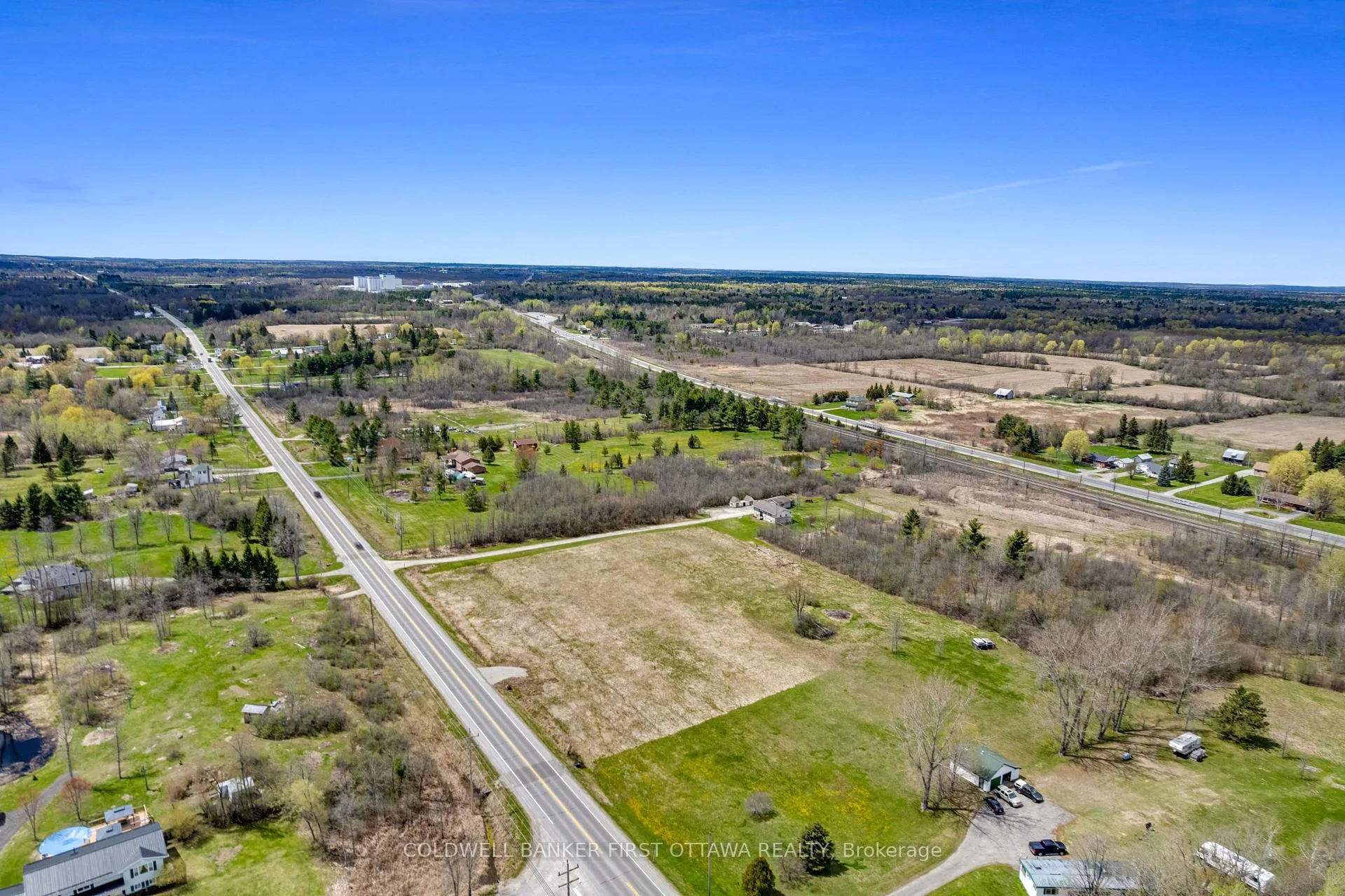 Photo 3 of 716 Christie Lake Road, Tay Valley, Bathurst/Burgess & Sherbrooke (Bathurst) Twp — HOMEH