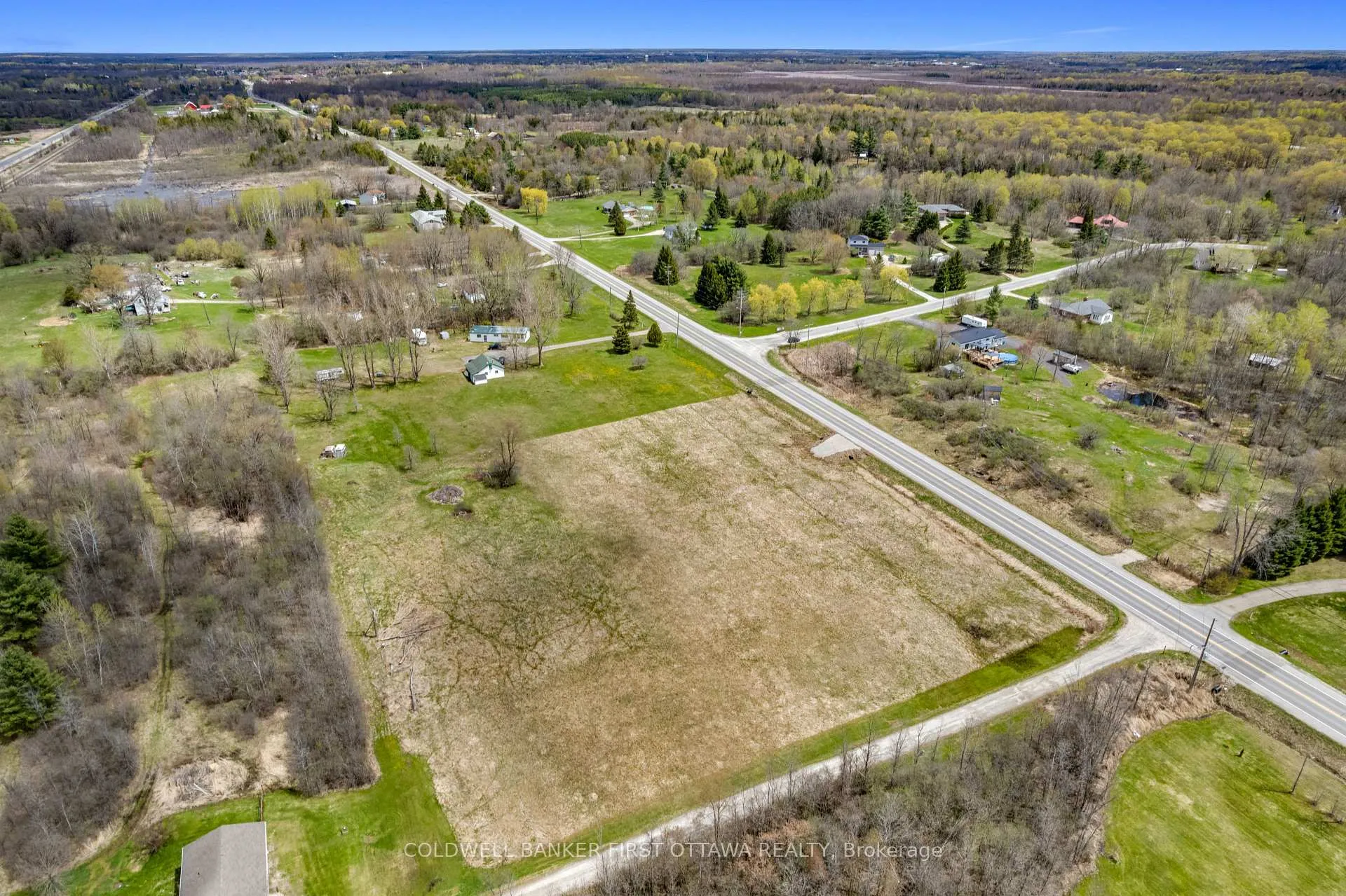 Photo 7 of 716 Christie Lake Road, Tay Valley, Bathurst/Burgess & Sherbrooke (Bathurst) Twp — HOMEH