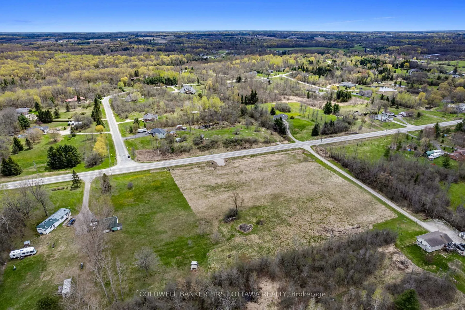 Photo 10 of 716 Christie Lake Road, Tay Valley, Bathurst/Burgess & Sherbrooke (Bathurst) Twp — HOMEH