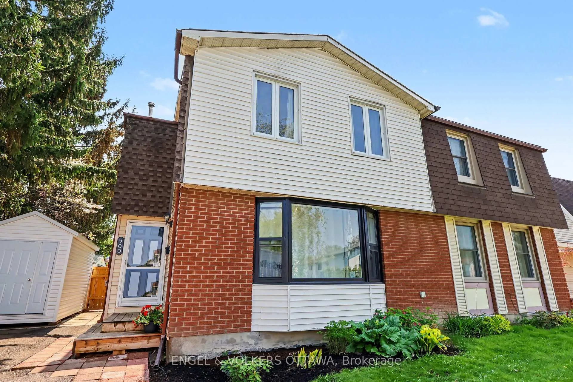 Photo 2 of 900 Borland Drive, Ottawa, Chatelaine Village — HOMEH