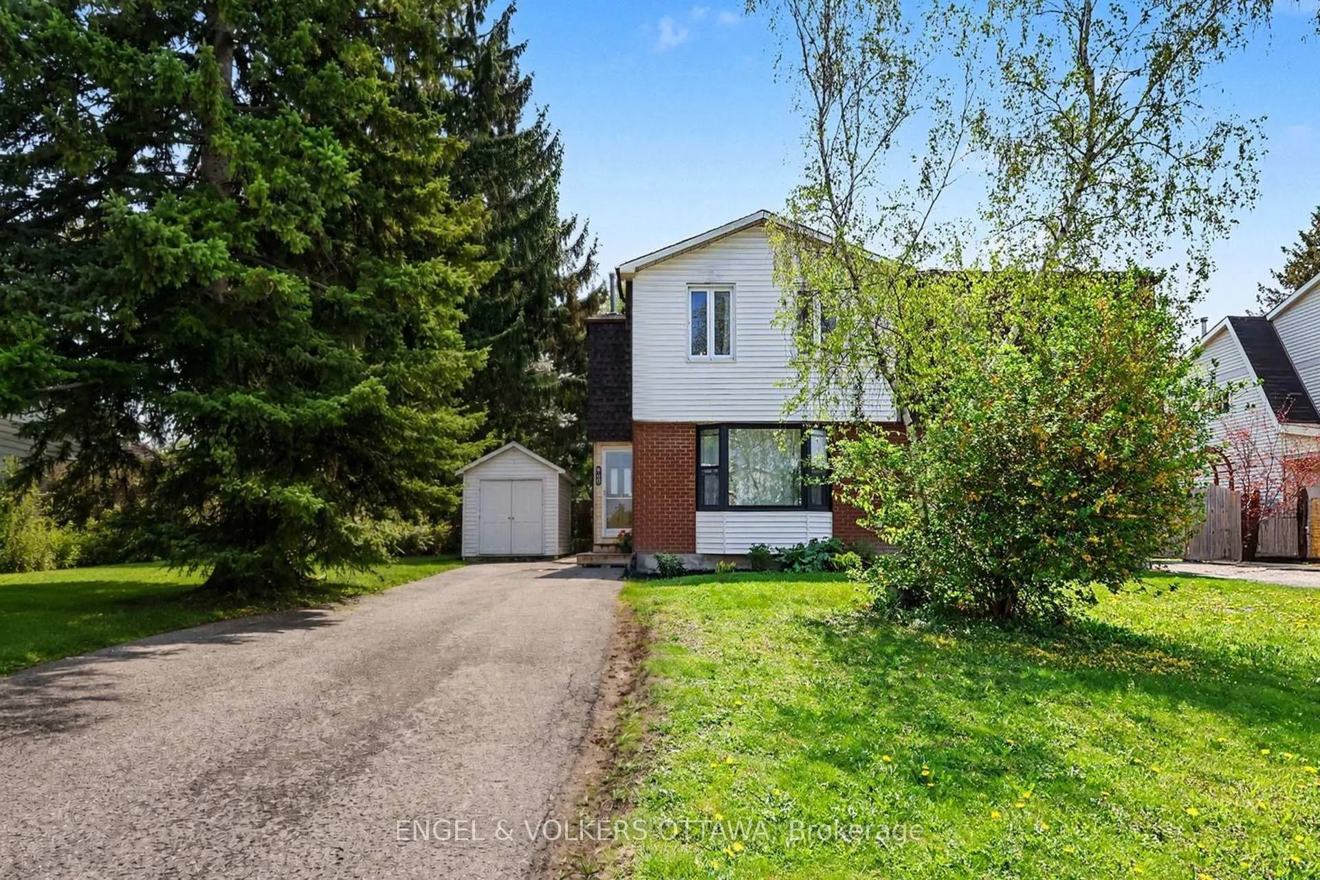 Photo 5 of 900 Borland Drive, Ottawa, Chatelaine Village — HOMEH