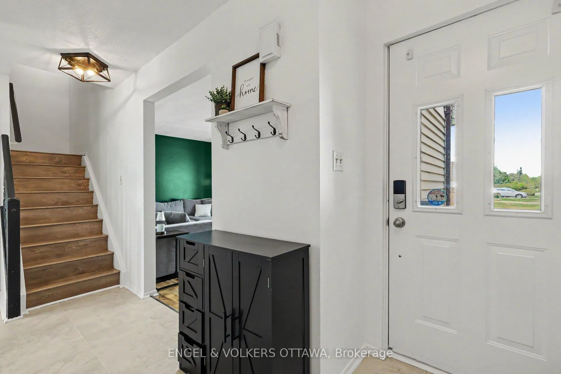 Photo 6 of 900 Borland Drive, Ottawa, Chatelaine Village — HOMEH