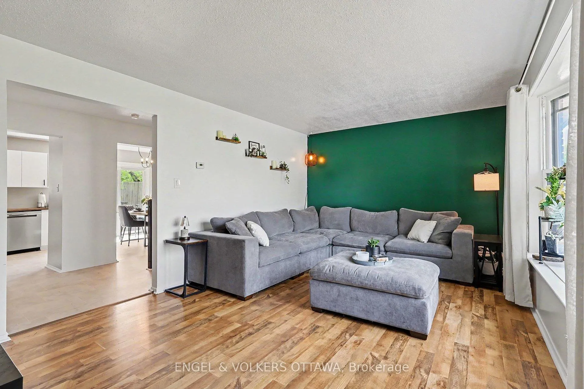 Photo 8 of 900 Borland Drive, Ottawa, Chatelaine Village — HOMEH