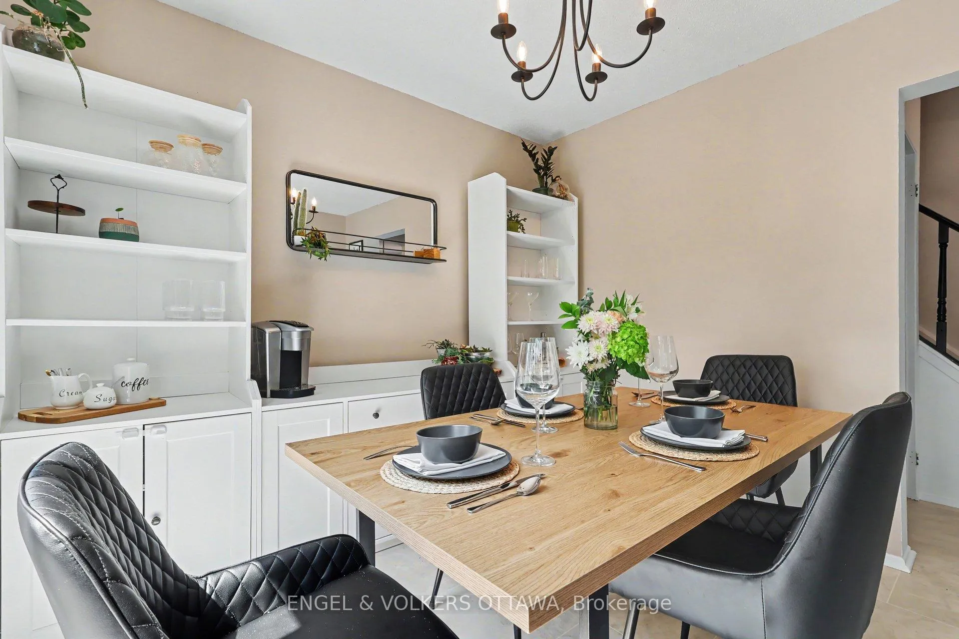 Photo 14 of 900 Borland Drive, Ottawa, Chatelaine Village — HOMEH