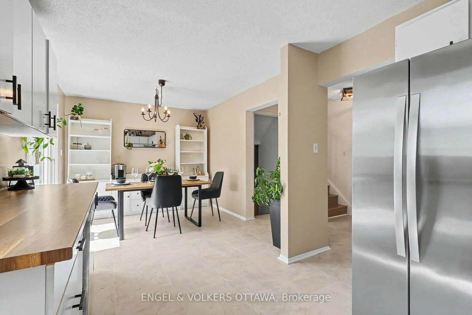 Photo 16 of 900 Borland Drive, Ottawa, Chatelaine Village — HOMEH