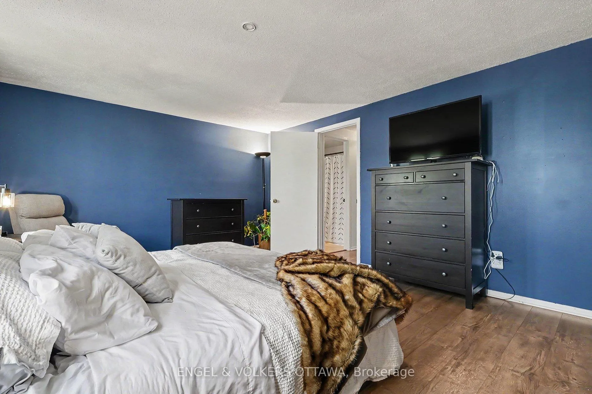 Photo 20 of 900 Borland Drive, Ottawa, Chatelaine Village — HOMEH