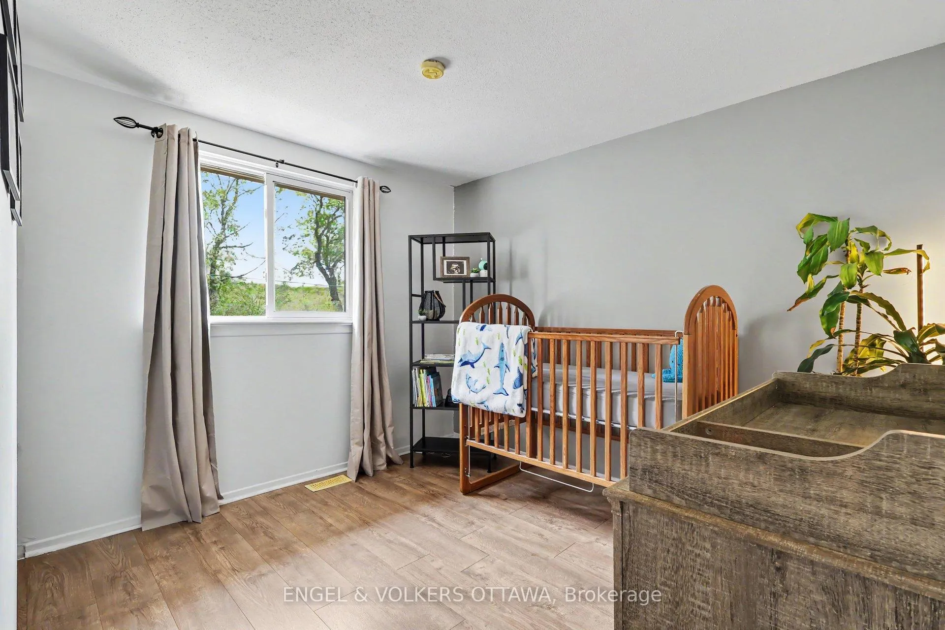 Photo 25 of 900 Borland Drive, Ottawa, Chatelaine Village — HOMEH