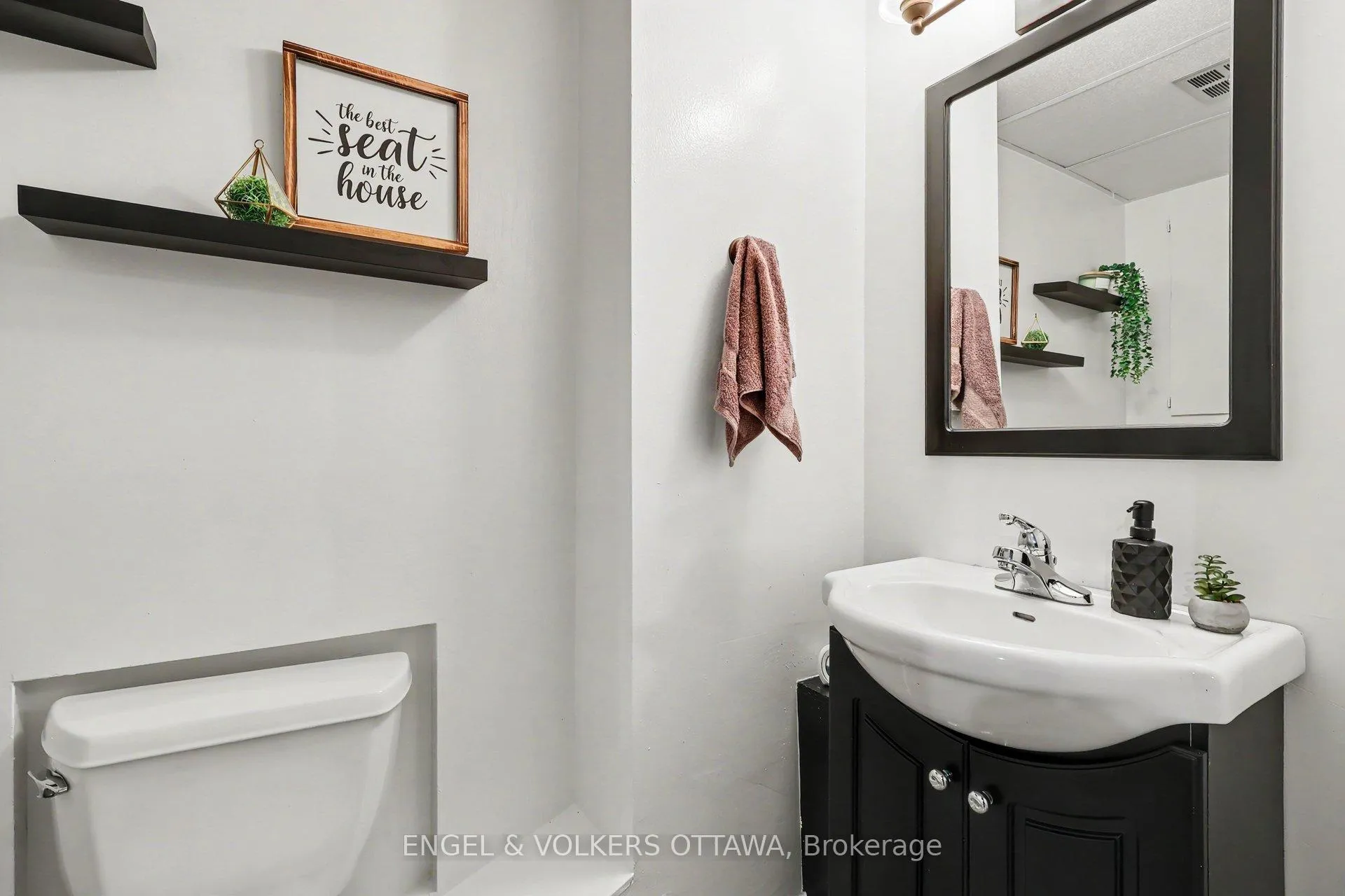 Photo 26 of 900 Borland Drive, Ottawa, Chatelaine Village — HOMEH