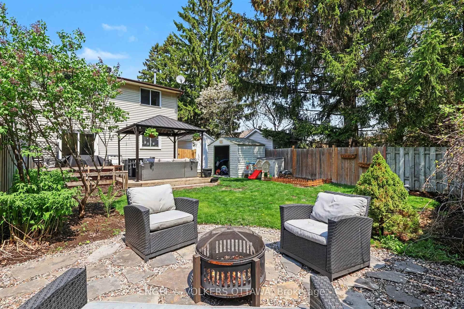 Photo 29 of 900 Borland Drive, Ottawa, Chatelaine Village — HOMEH