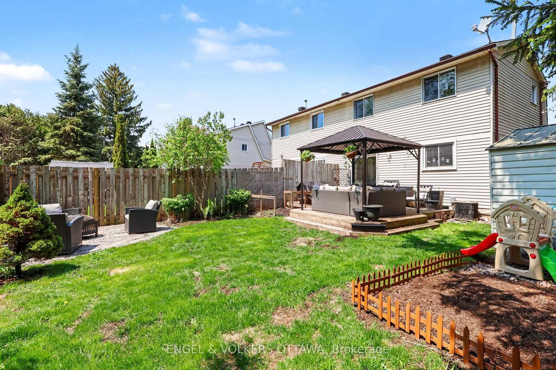 Photo 31 of 900 Borland Drive, Ottawa, Chatelaine Village — HOMEH