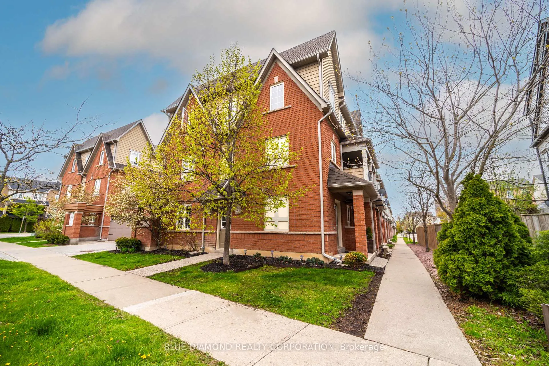 Front of Unit 14, 2360 Parkhaven Boulevard