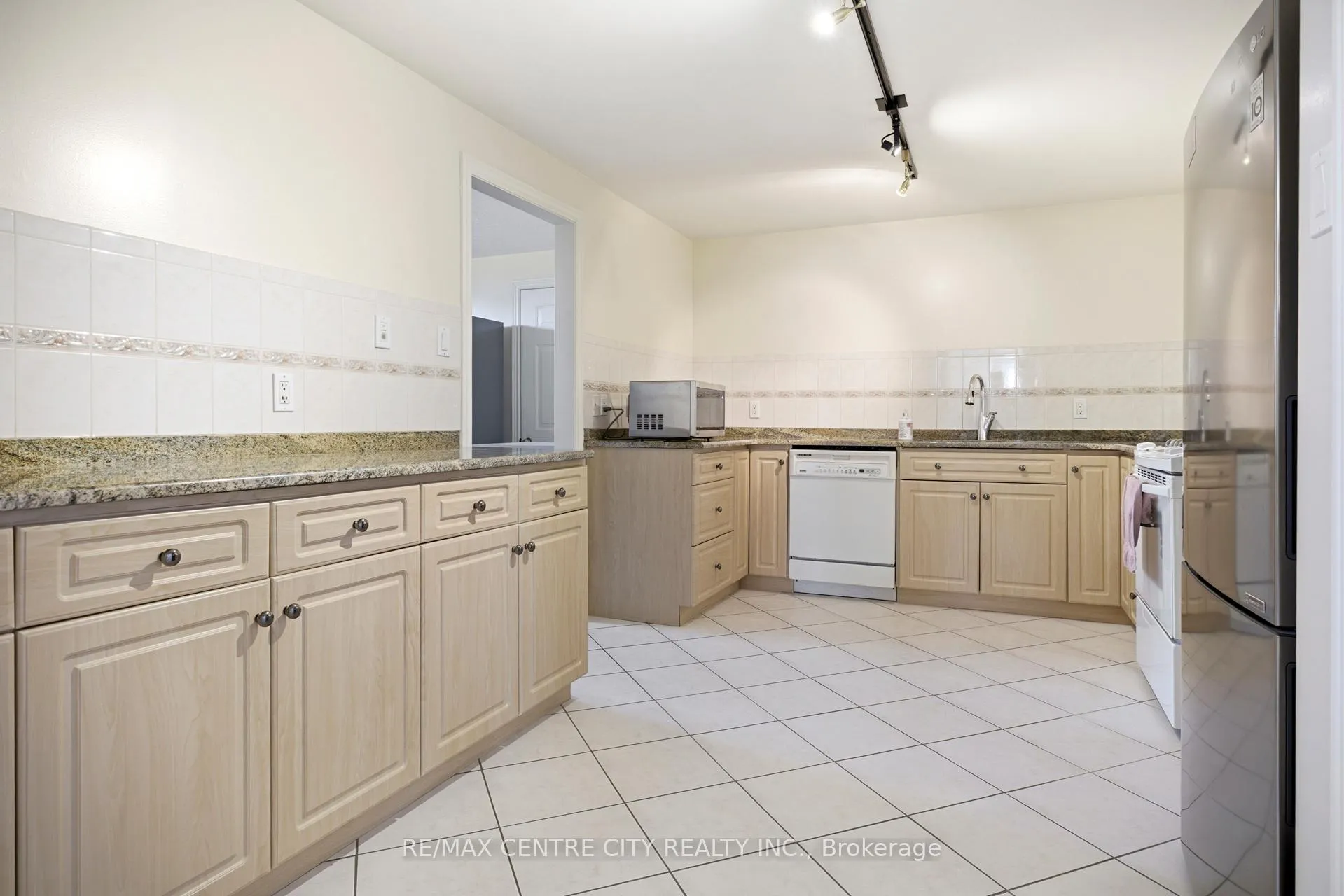 Photo 33 of 6 Huntington Terrace, St. Thomas — HOMEH