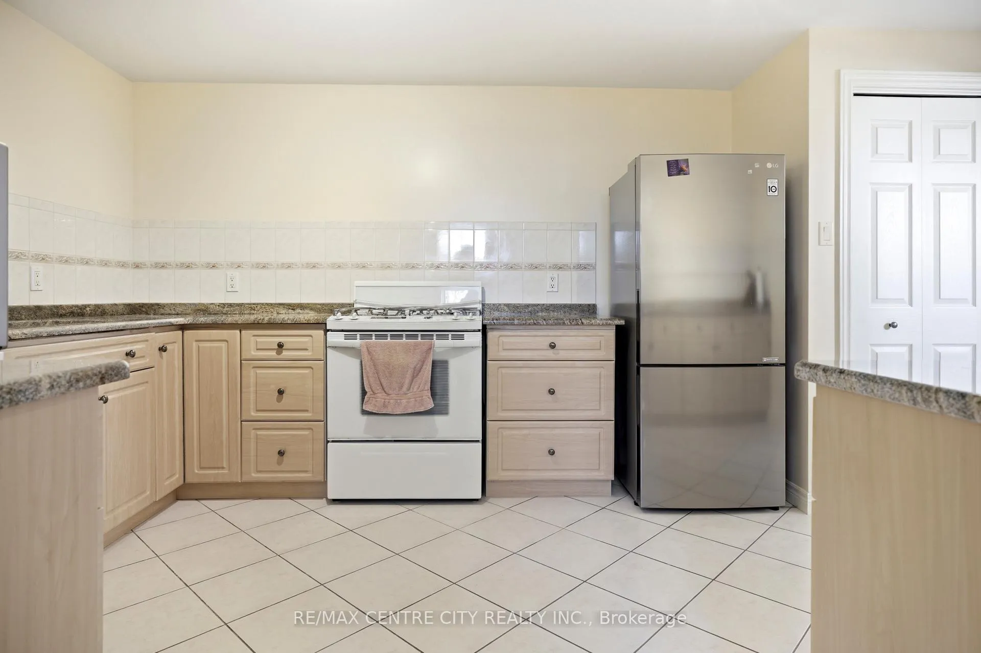 Photo 34 of 6 Huntington Terrace, St. Thomas — HOMEH