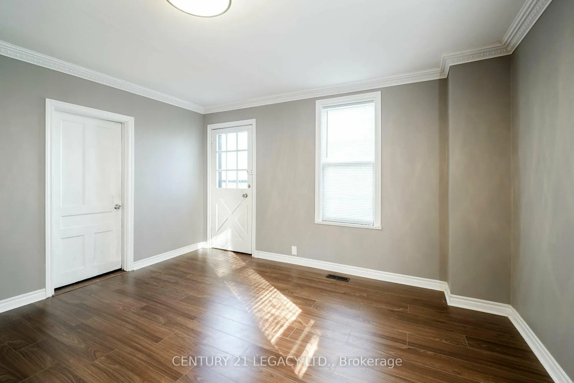 Photo 3 of 1 Milton Heights Crescent, Milton, Milton North — HOMEH