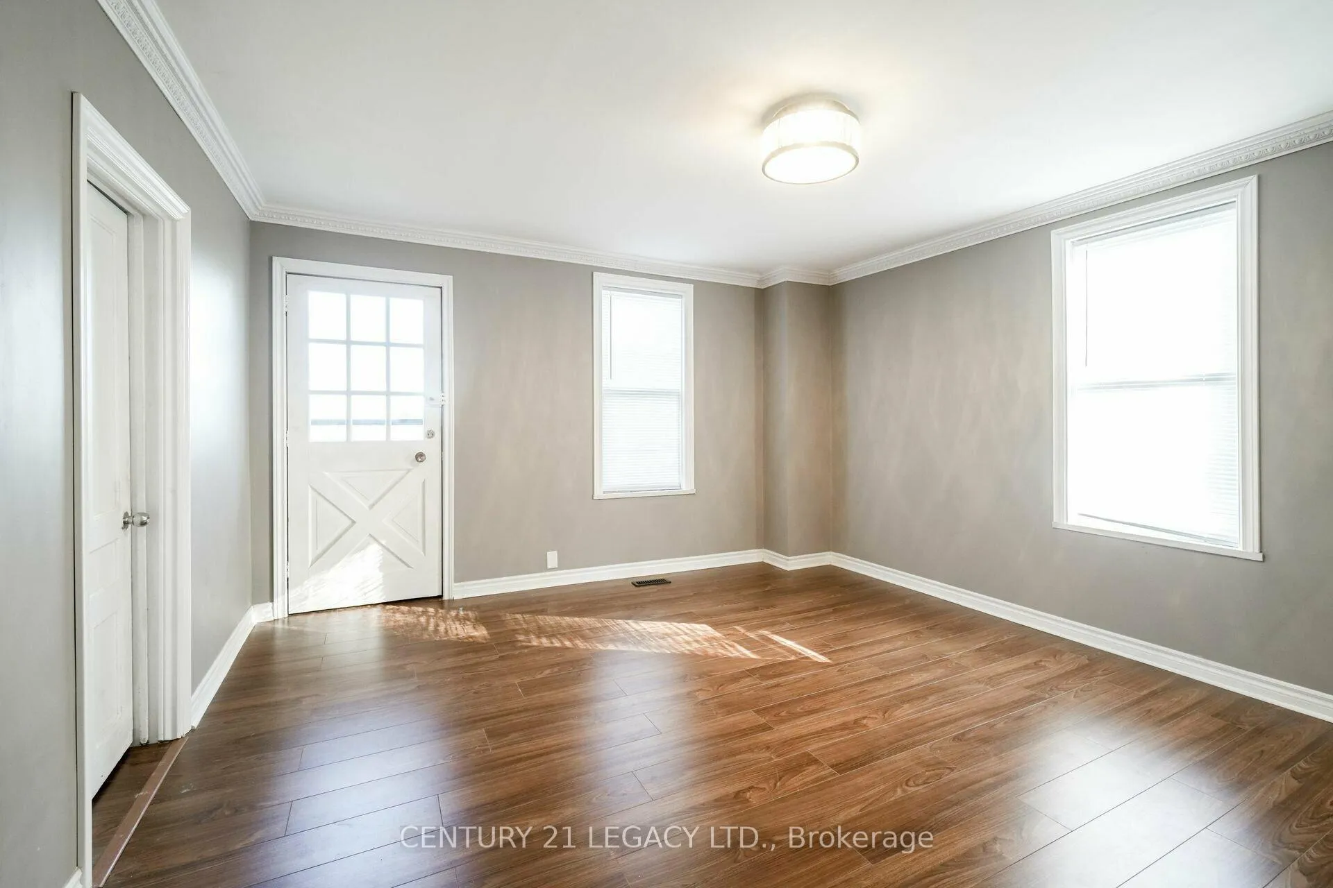 Photo 6 of 1 Milton Heights Crescent, Milton, Milton North — HOMEH