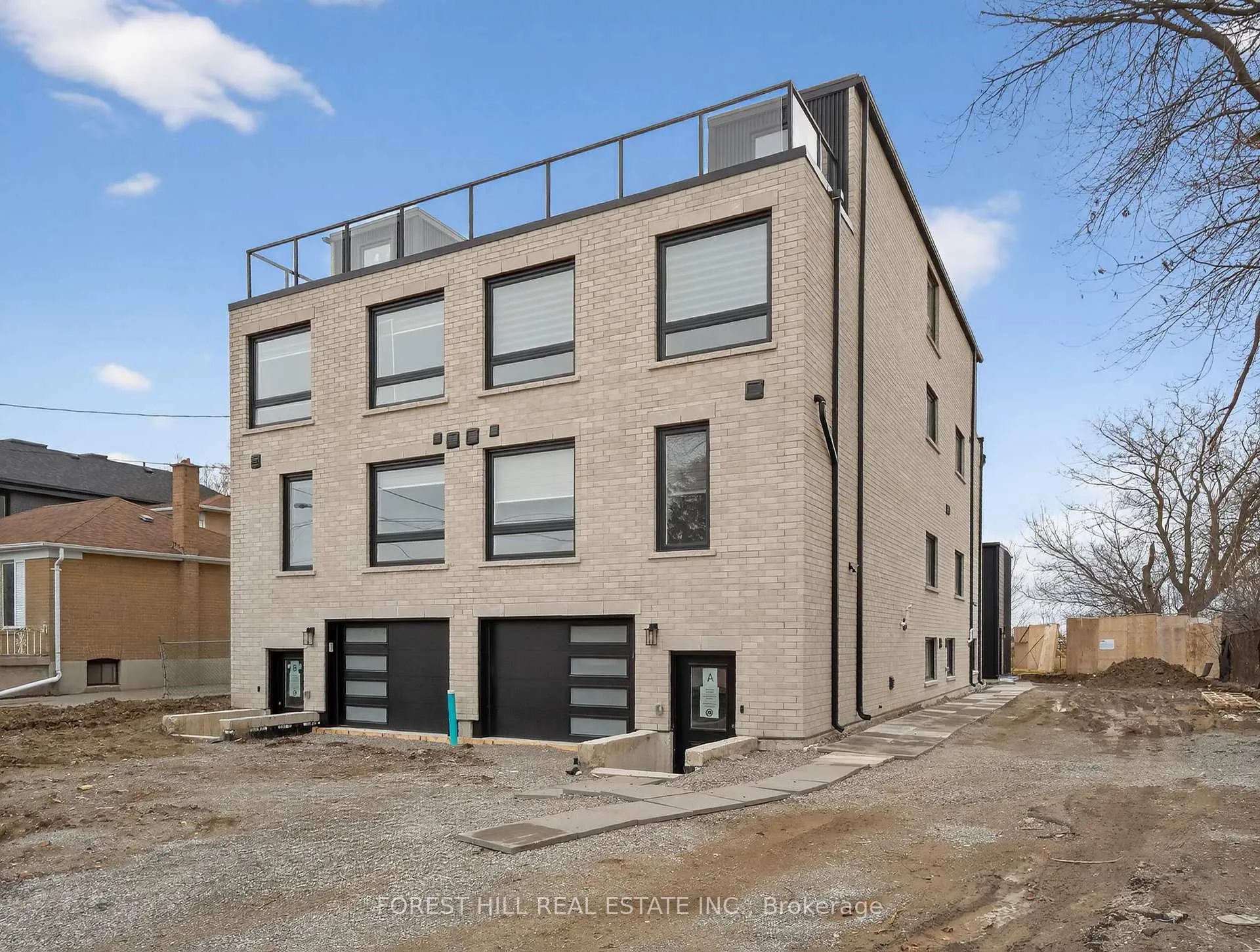 Photo 1 of Unit D, 1 Dunsmore Garden, North York, Clanton Park — HOMEH