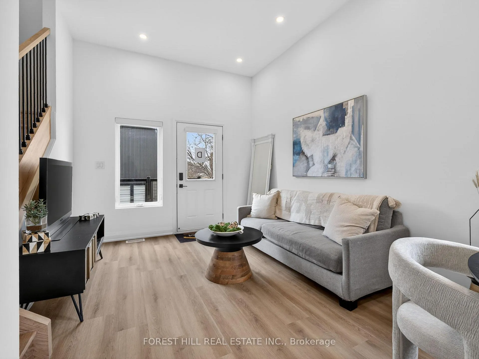 Photo 13 of Unit D, 1 Dunsmore Garden, North York, Clanton Park — HOMEH