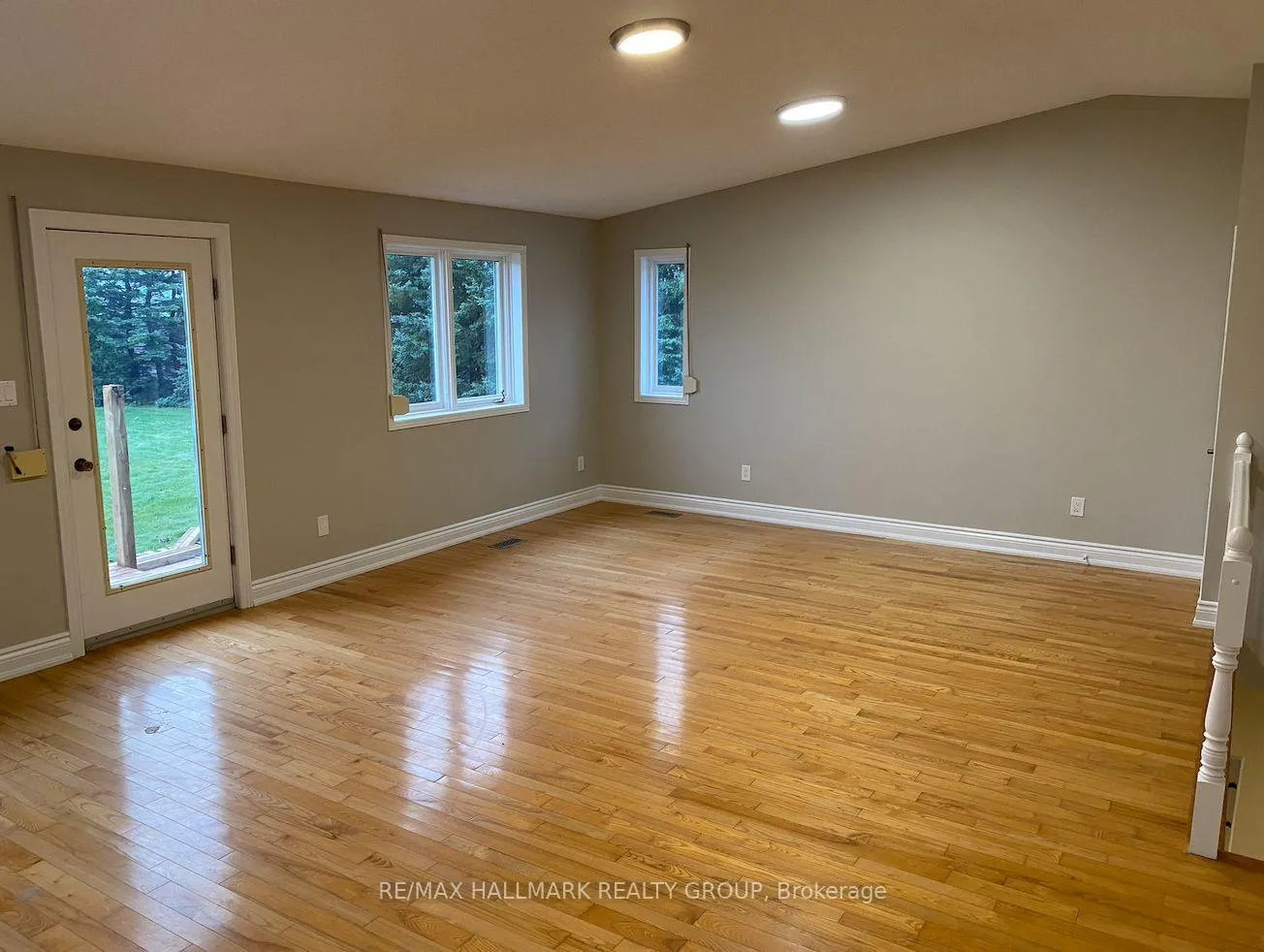 Photo 5 of Unit 3, 2850 Trim Road, Ottawa, Navan — HOMEH