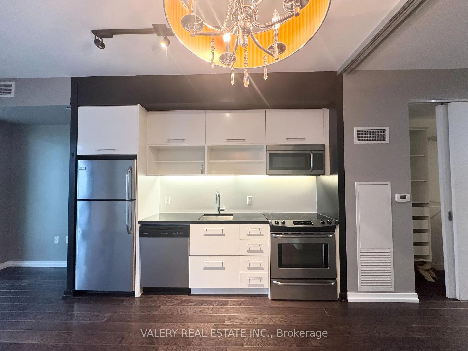 Photo 2 of Unit 431, 47 Lower River Street, Toronto, Moss Park — HOMEH