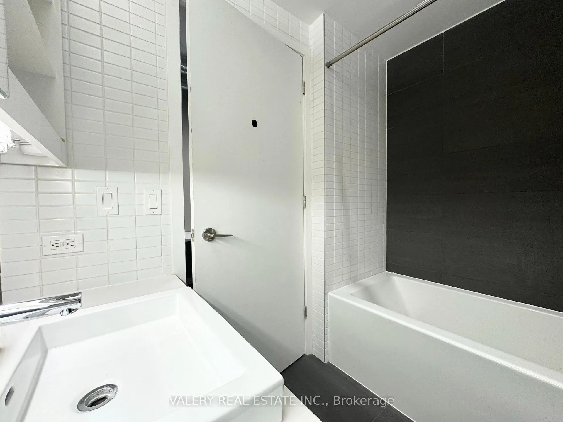 Photo 8 of Unit 431, 47 Lower River Street, Toronto, Moss Park — HOMEH