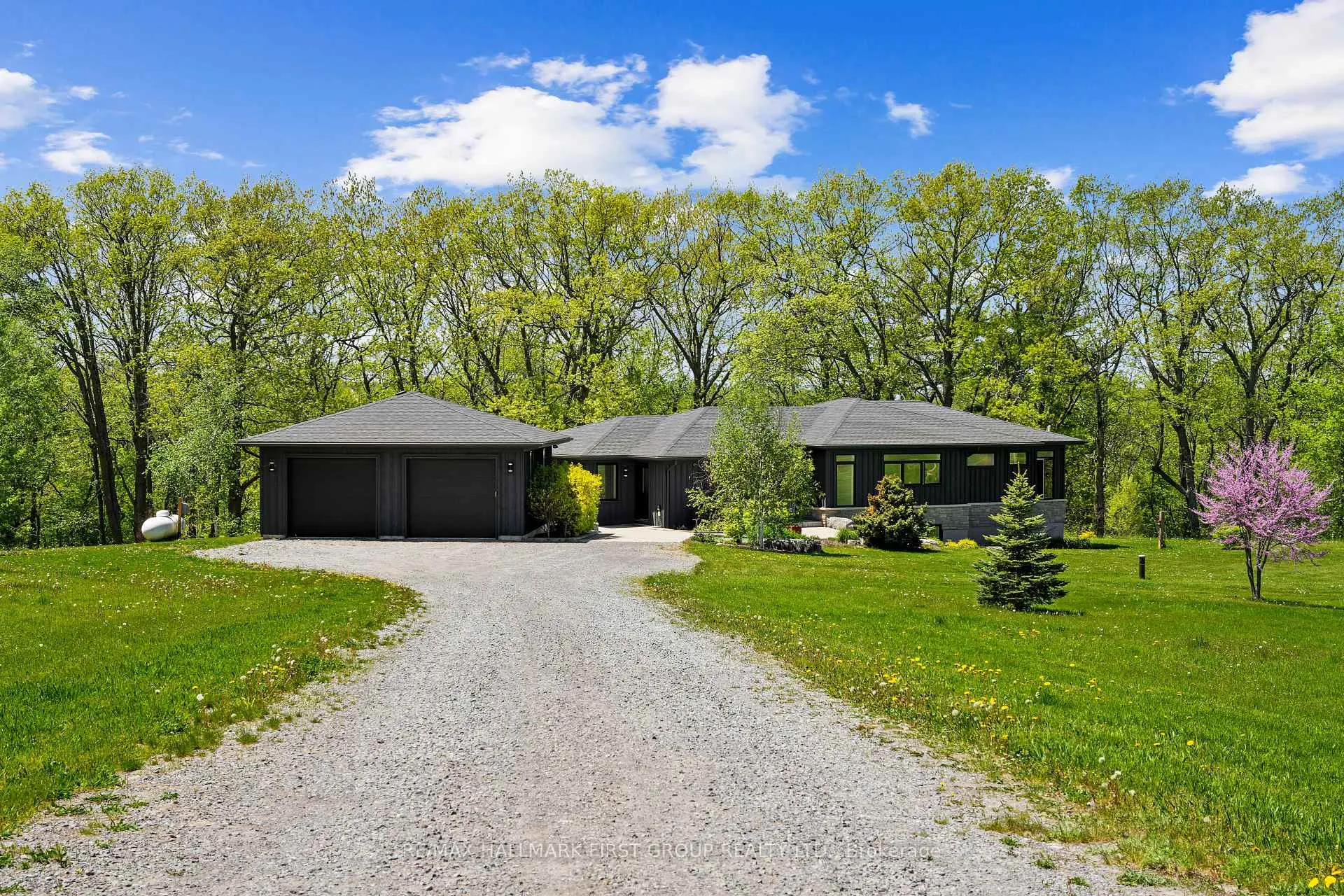 Photo 2 of 5206 Sully Road, Hamilton Township, Rural Hamilton — HOMEH