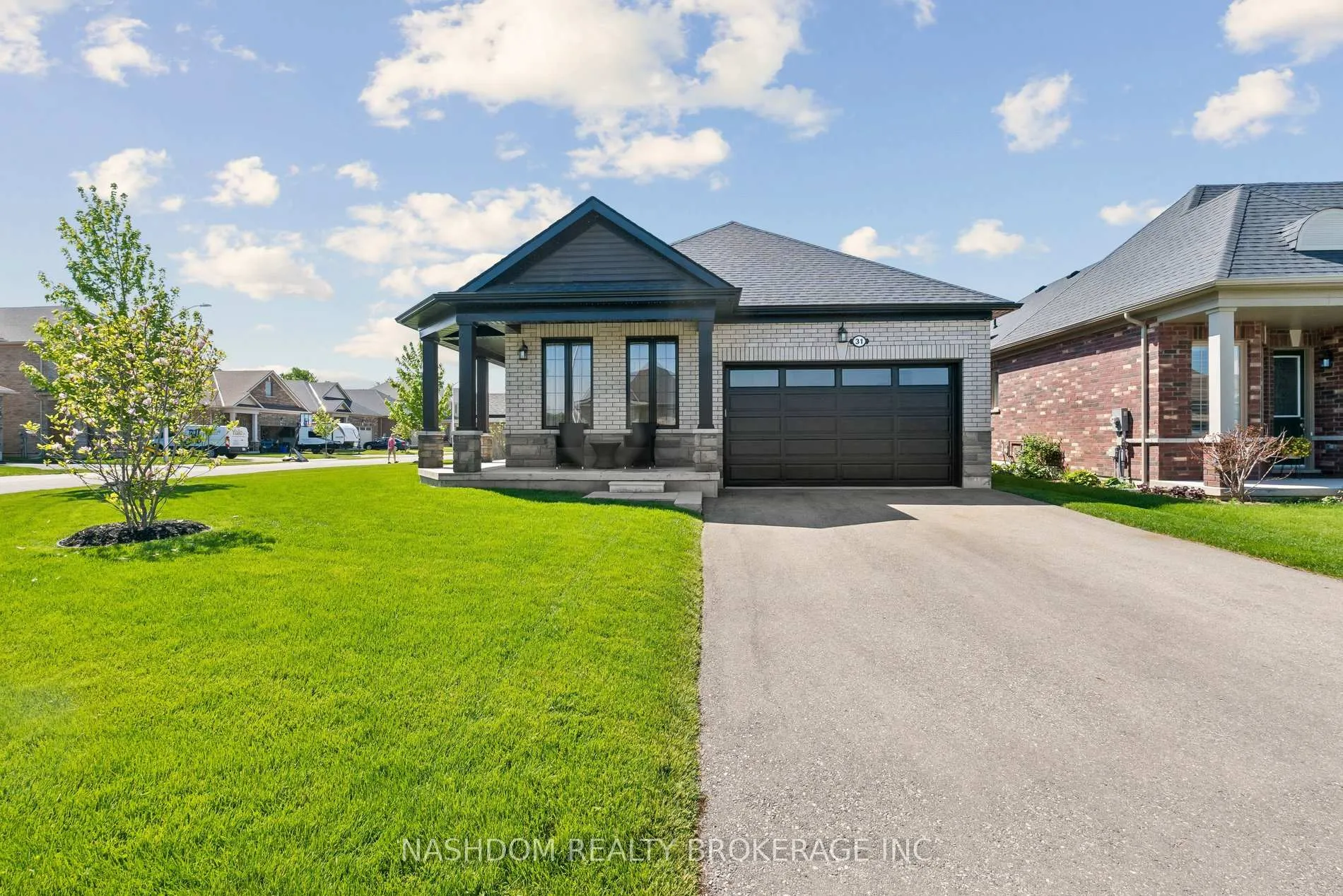 Photo 2 of 31 Seaton Crescent, Tillsonburg — HOMEH