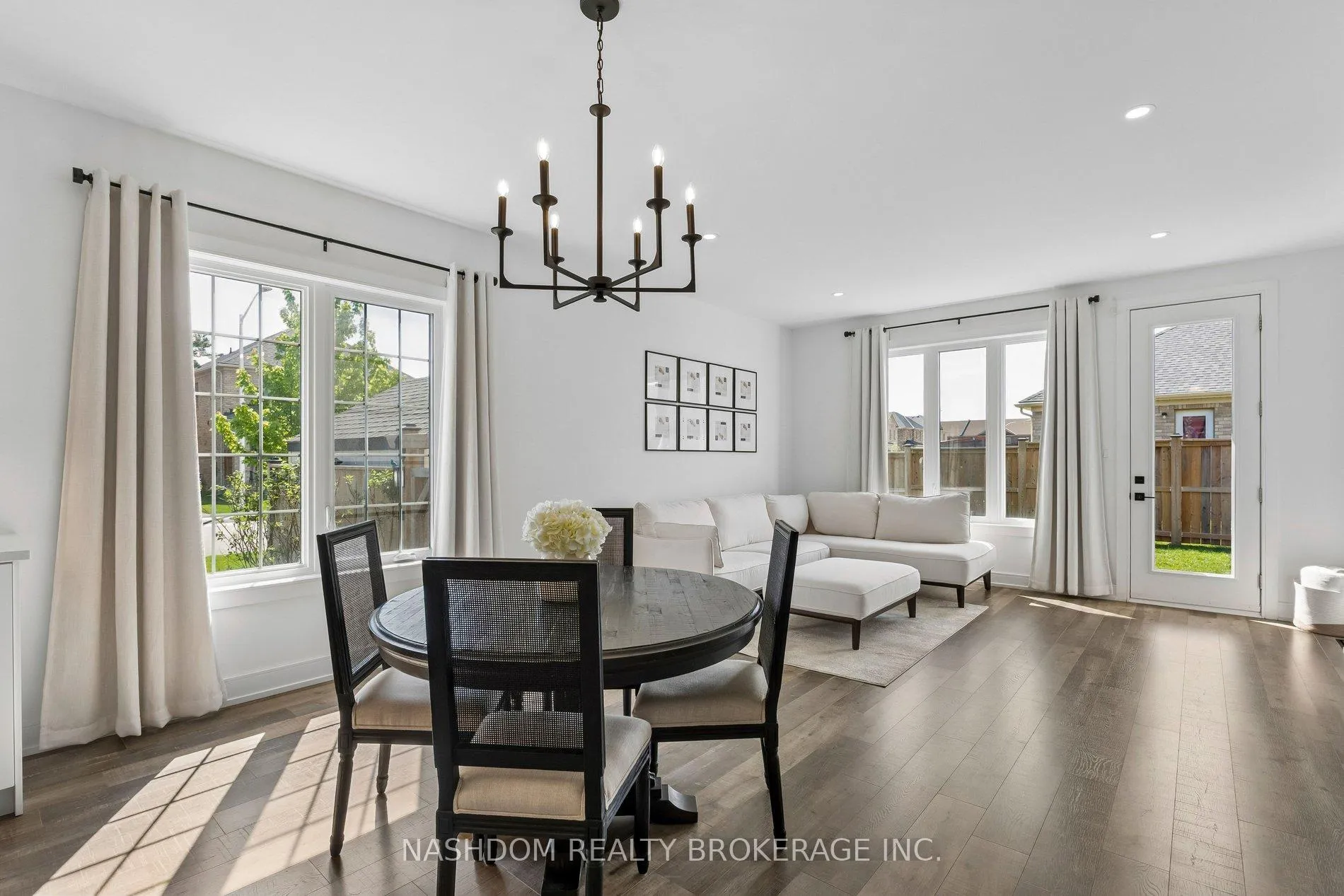 Photo 8 of 31 Seaton Crescent, Tillsonburg — HOMEH