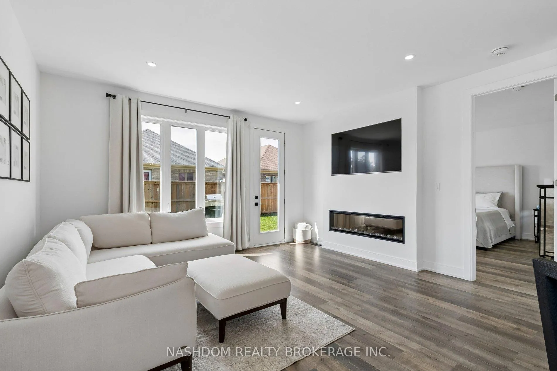 Photo 11 of 31 Seaton Crescent, Tillsonburg — HOMEH